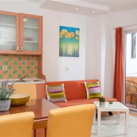Beachwalk Apartment Podgora